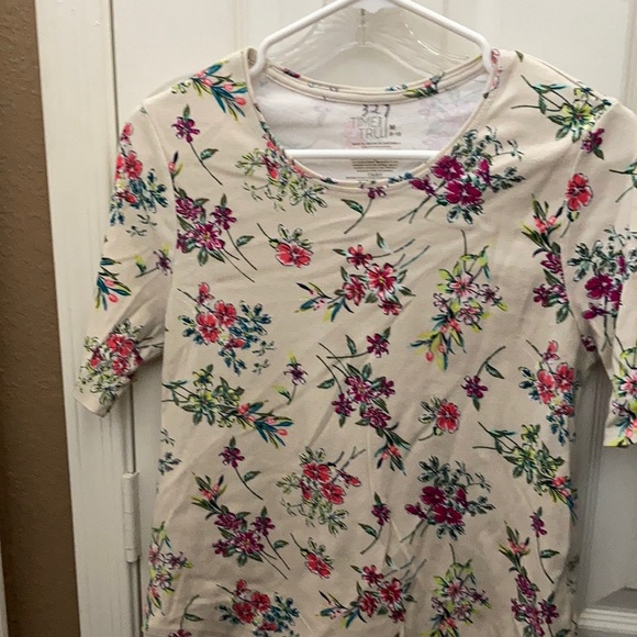 Time and tru t shirt (M) - Picture 1 of 3